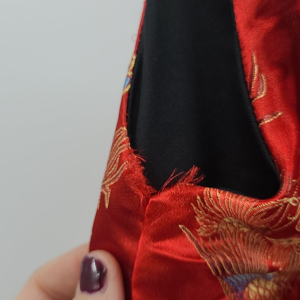 O mighty red embroidered romper. Women's size s - Picture 4 of 8